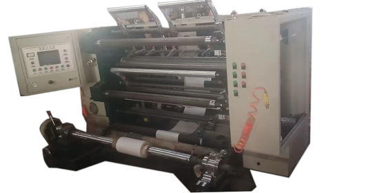 Máquina de corte vertical de película CPP con ancho máximo de corte de 1100 mm