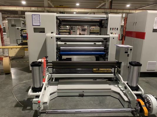 1300 Máquina de corte de papel Kraft de alta velocidad Máquina de corte de papel Kraft de alta precisión